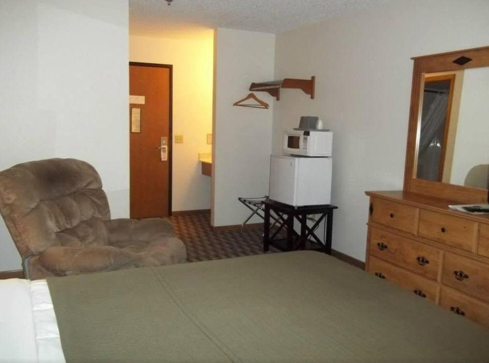 Burke Inn Motel & Suites Carroll Экстерьер фото